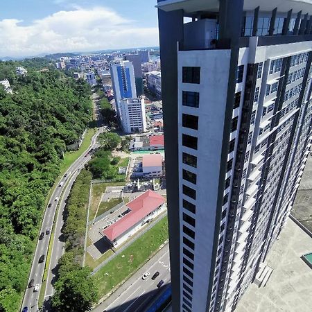 Jesselton Quay Suites Kota Kinabalu Exterior foto